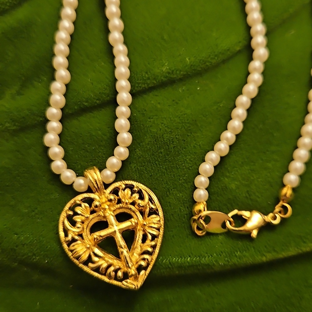 Avon Vintage Goldtone Heart Cross Pendant Pearl Necklace - Women's Jewelry 20"